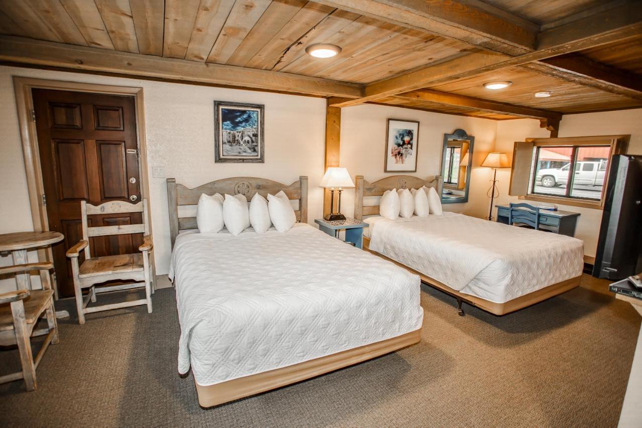 Chama Trails Motel Extérieur photo